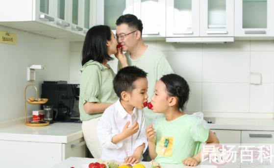 有娃家庭家务如何分配 孩子要帮忙做家务吗 (http://www.cangchou.com/) 网络快讯 第2张